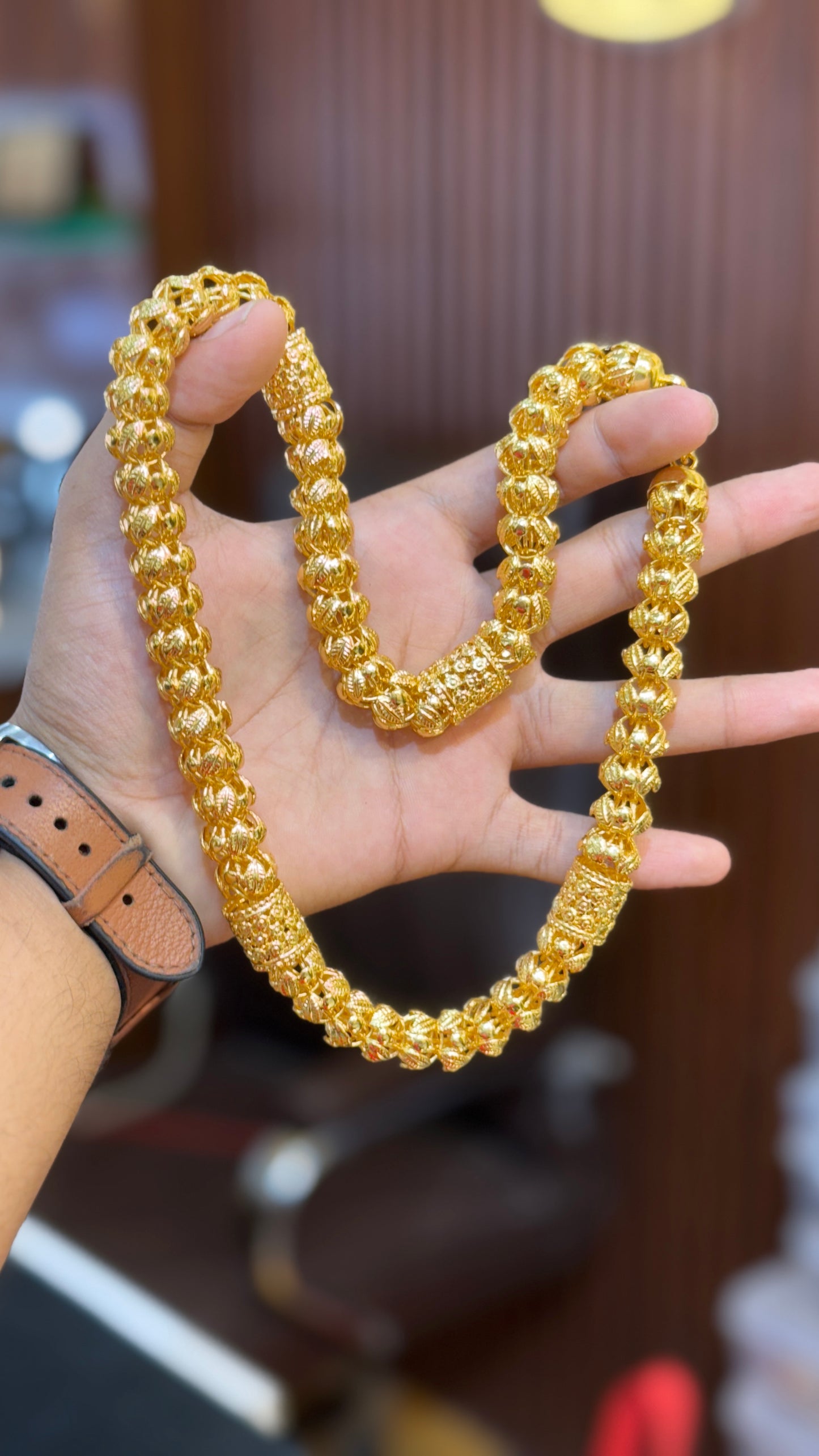 Hollow gold plated chain 4.4⭐️⭐️⭐️⭐️ (4686)