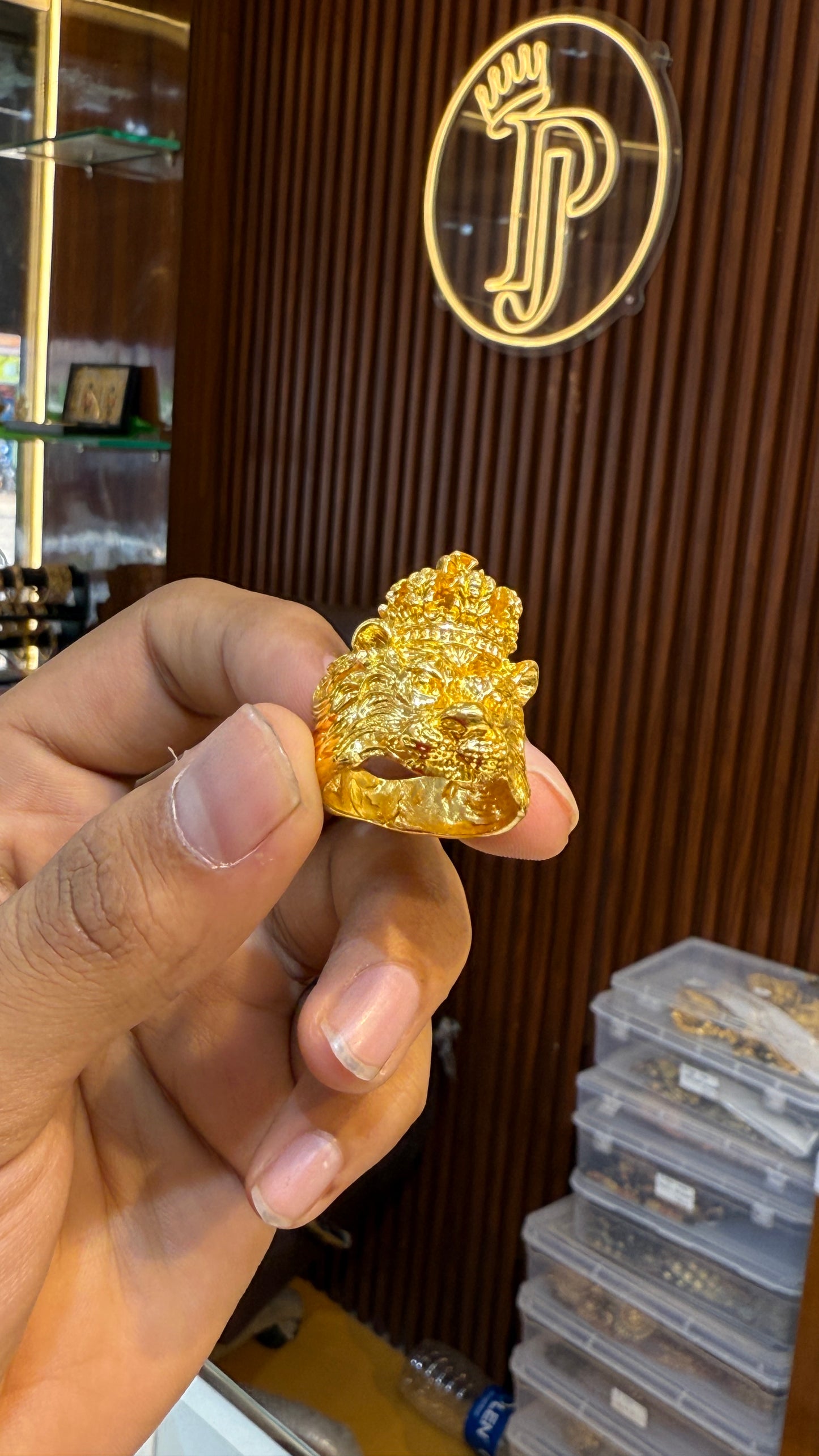 Lion crown Ring 4.6⭐️⭐️⭐️⭐️ (7885)
