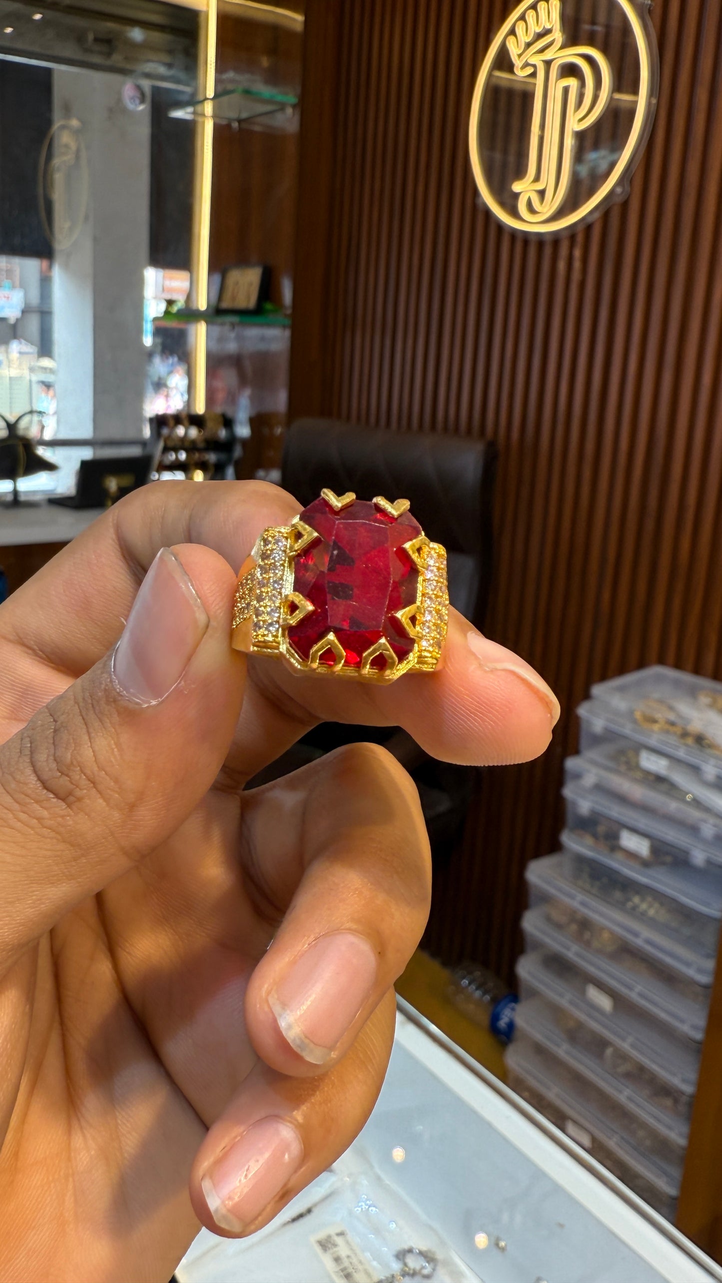 Red Stone Ring 3.2⭐️⭐️⭐️(581)