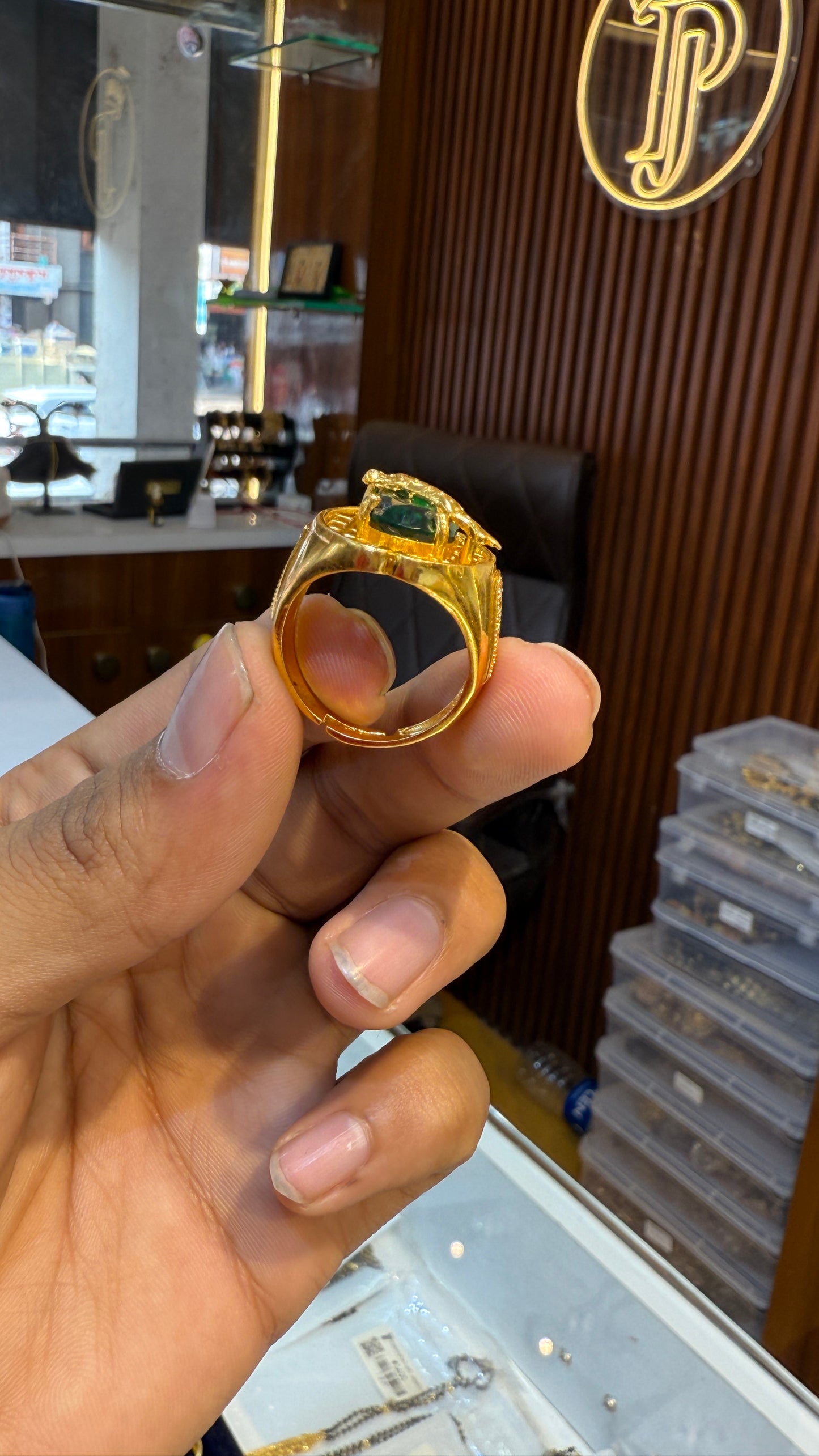 Jaguar Green Stone Ring 4.2 ⭐️⭐️⭐️⭐️(590)