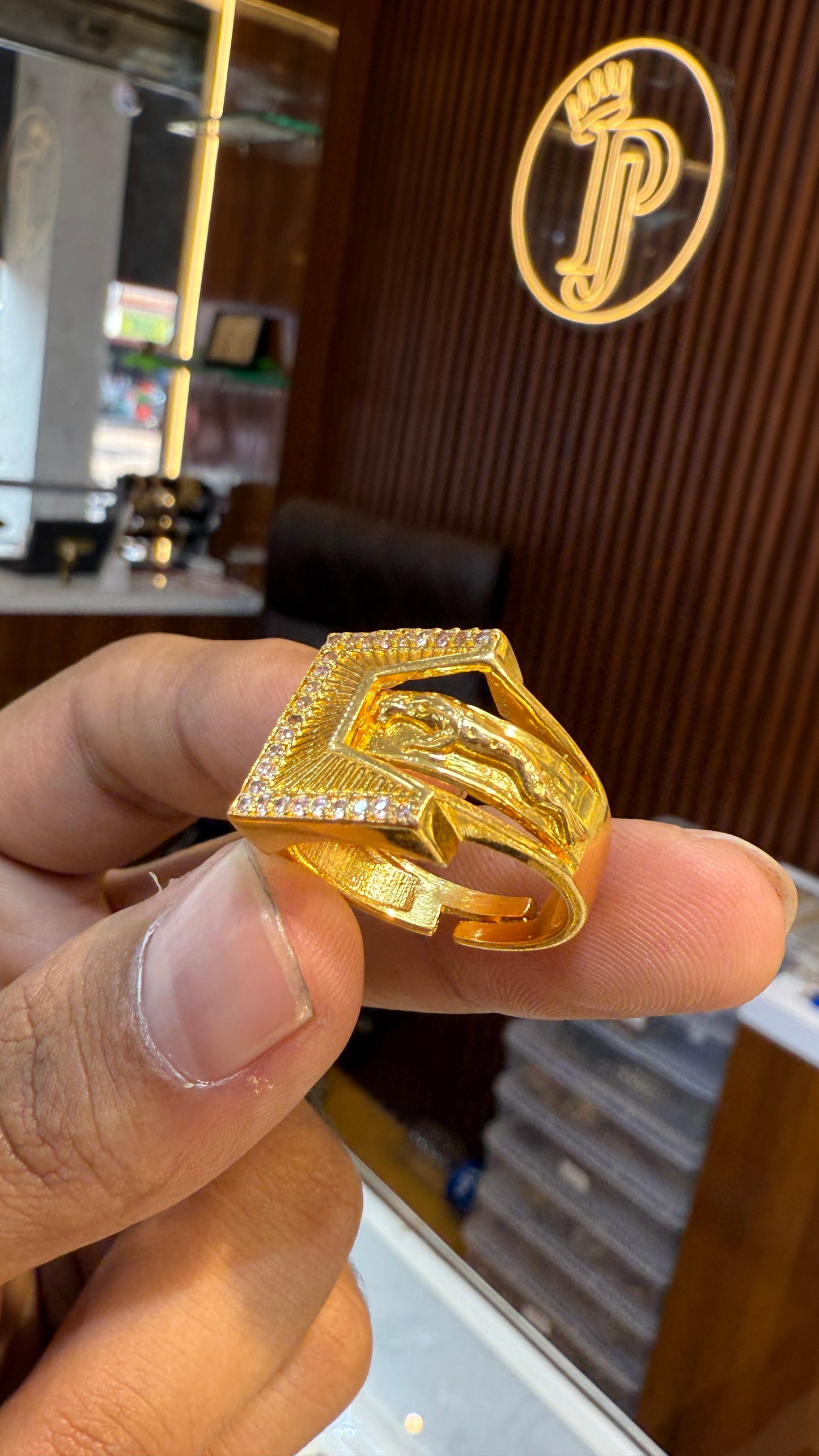 Jaguar gold plated ring 4.6⭐️⭐️⭐️⭐️ (3210)