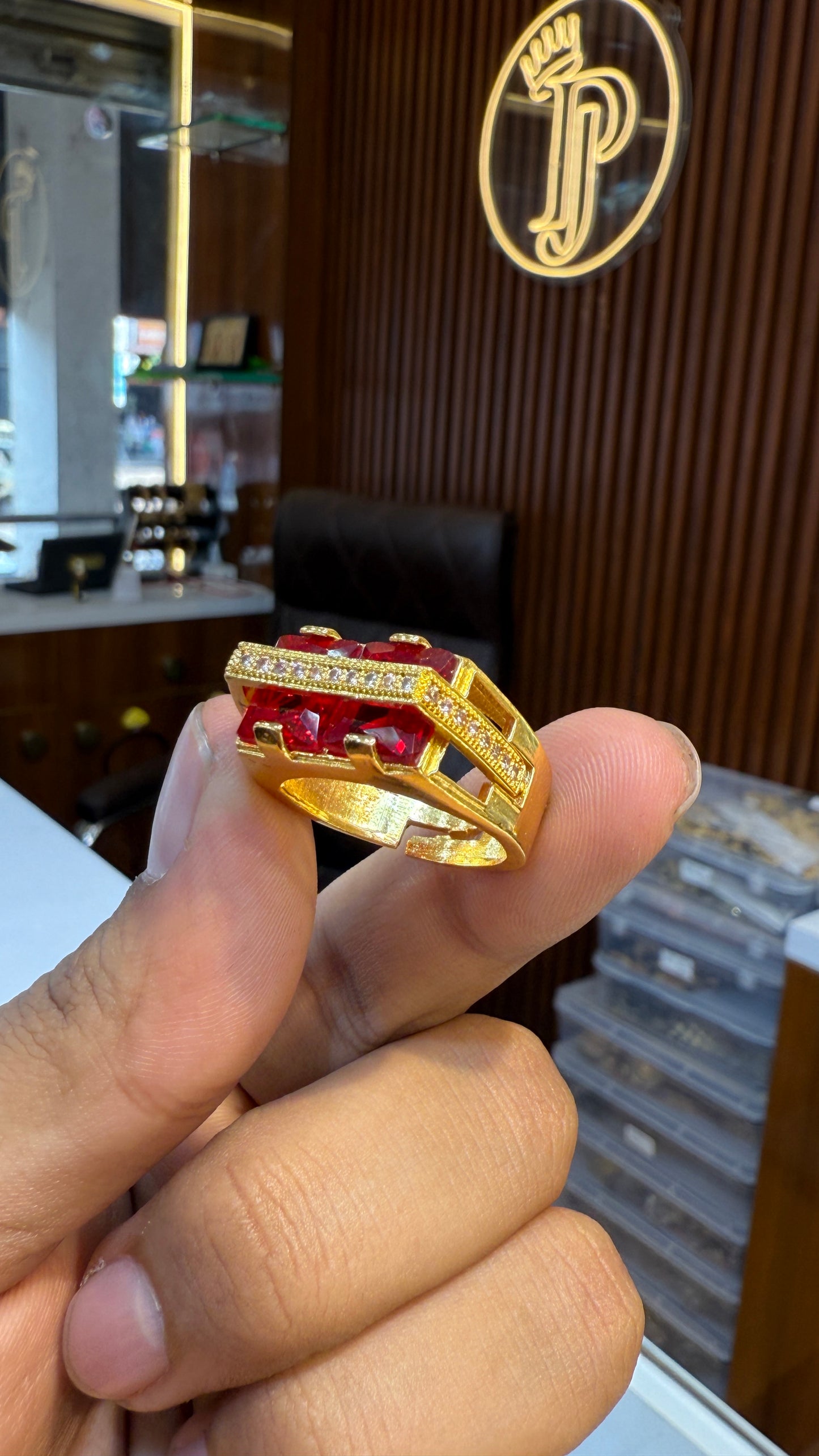 Red Stone Ring . 4.3⭐️⭐️⭐️⭐️ (784)