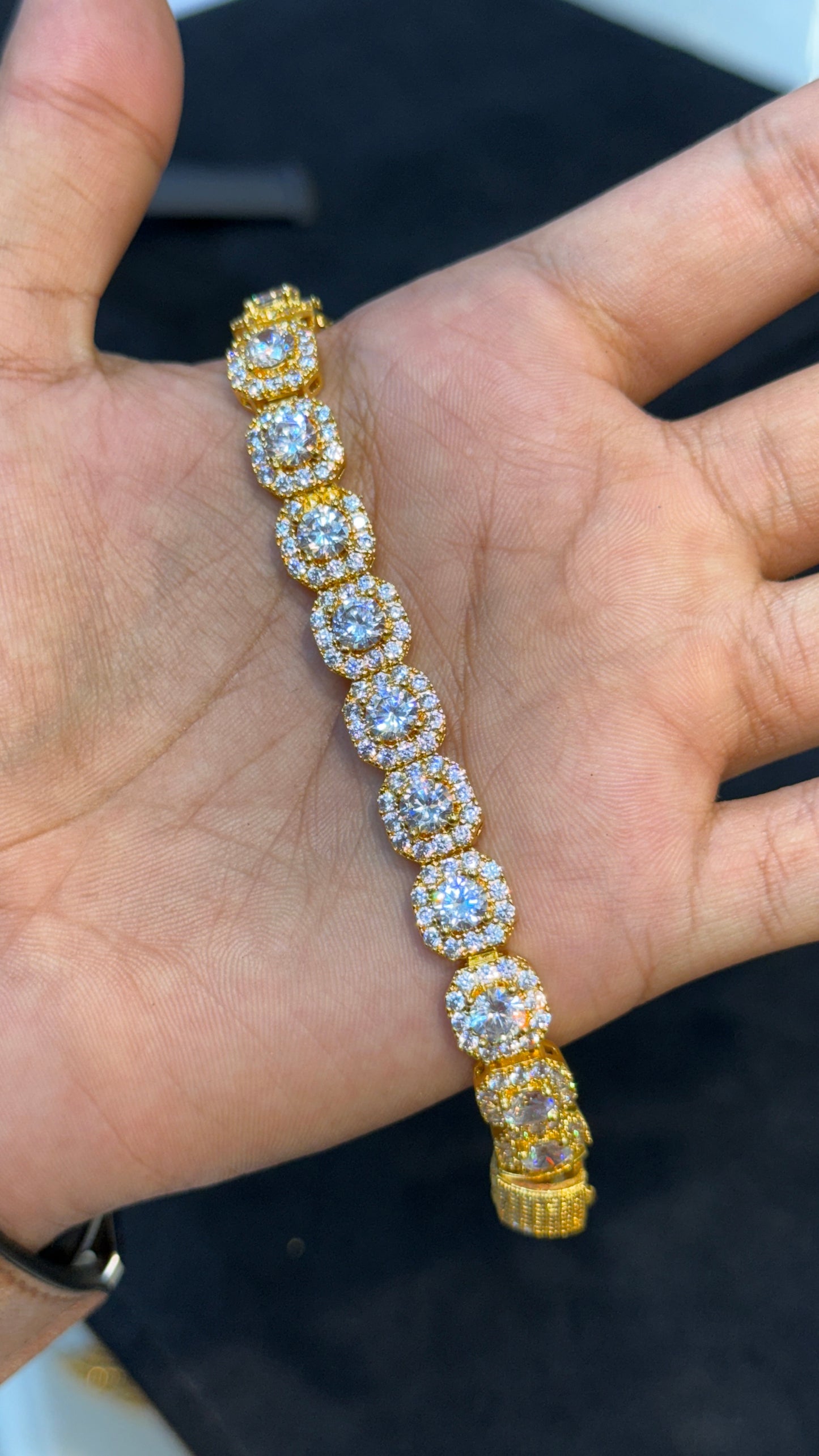 AD tennis Bracelet 4.0⭐️⭐️⭐️⭐️(820)