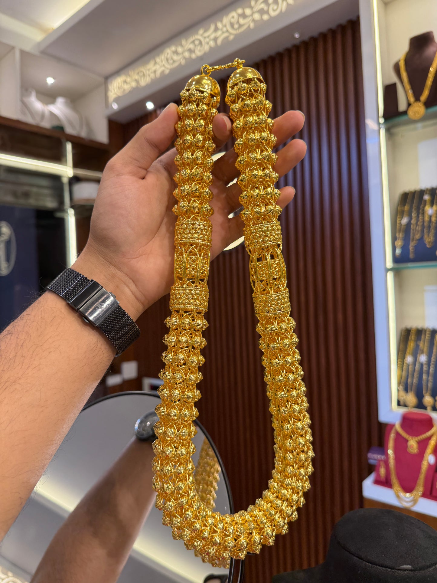 Hollow Hollow ⭐⭐⭐⭐☆ 4.0 (13,200)