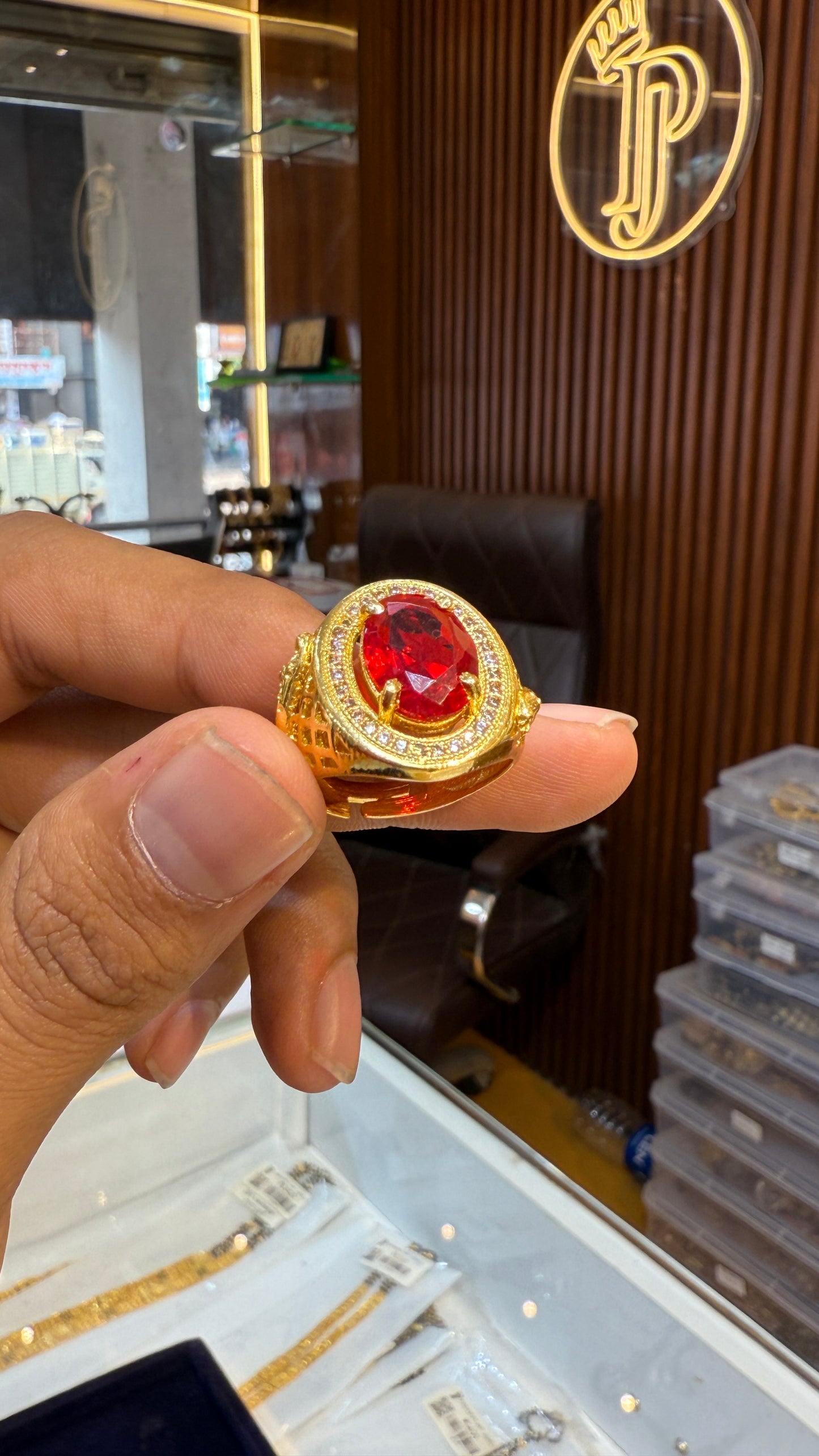 A D Red Stone Ring 4.8⭐️⭐️⭐️⭐️(950)