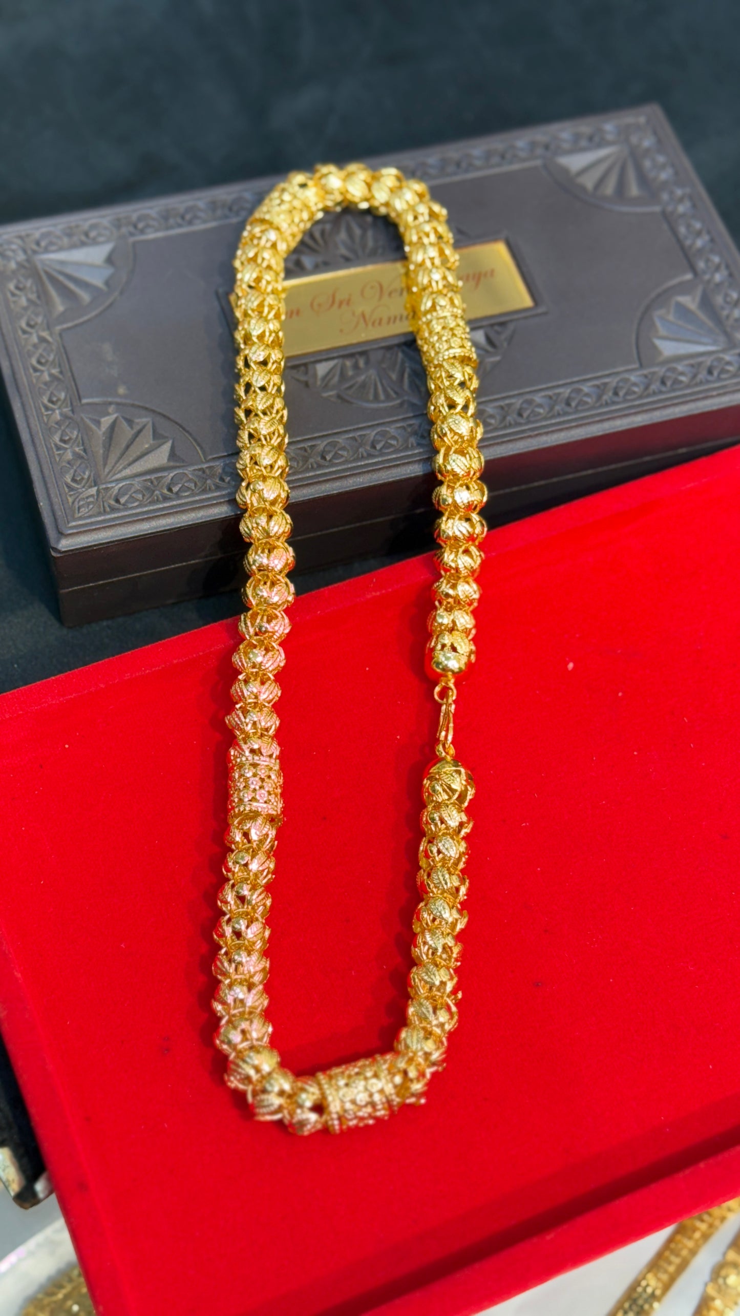Hollow gold plated chain 4.4⭐️⭐️⭐️⭐️ (4686)