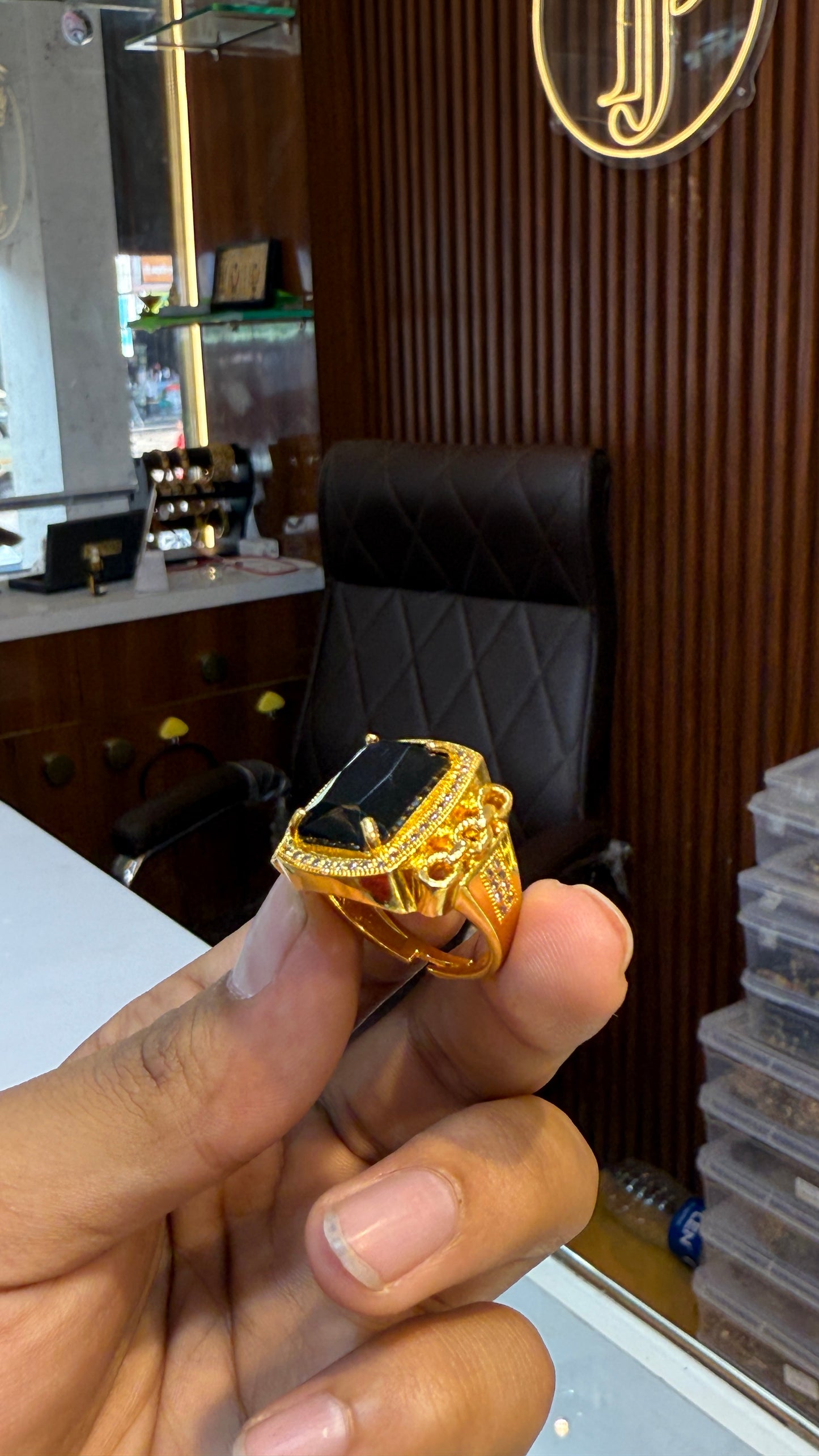 Black Stone Ring 4.2 ⭐️⭐️⭐️⭐️(980)