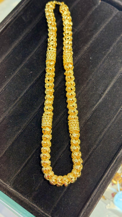 Hollow gold plated chain                                         4.4⭐️⭐️⭐️⭐️ (4686)