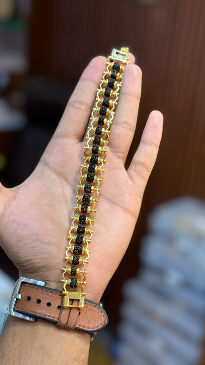 Bracelet                      4.8⭐️⭐️⭐️⭐️(3168)