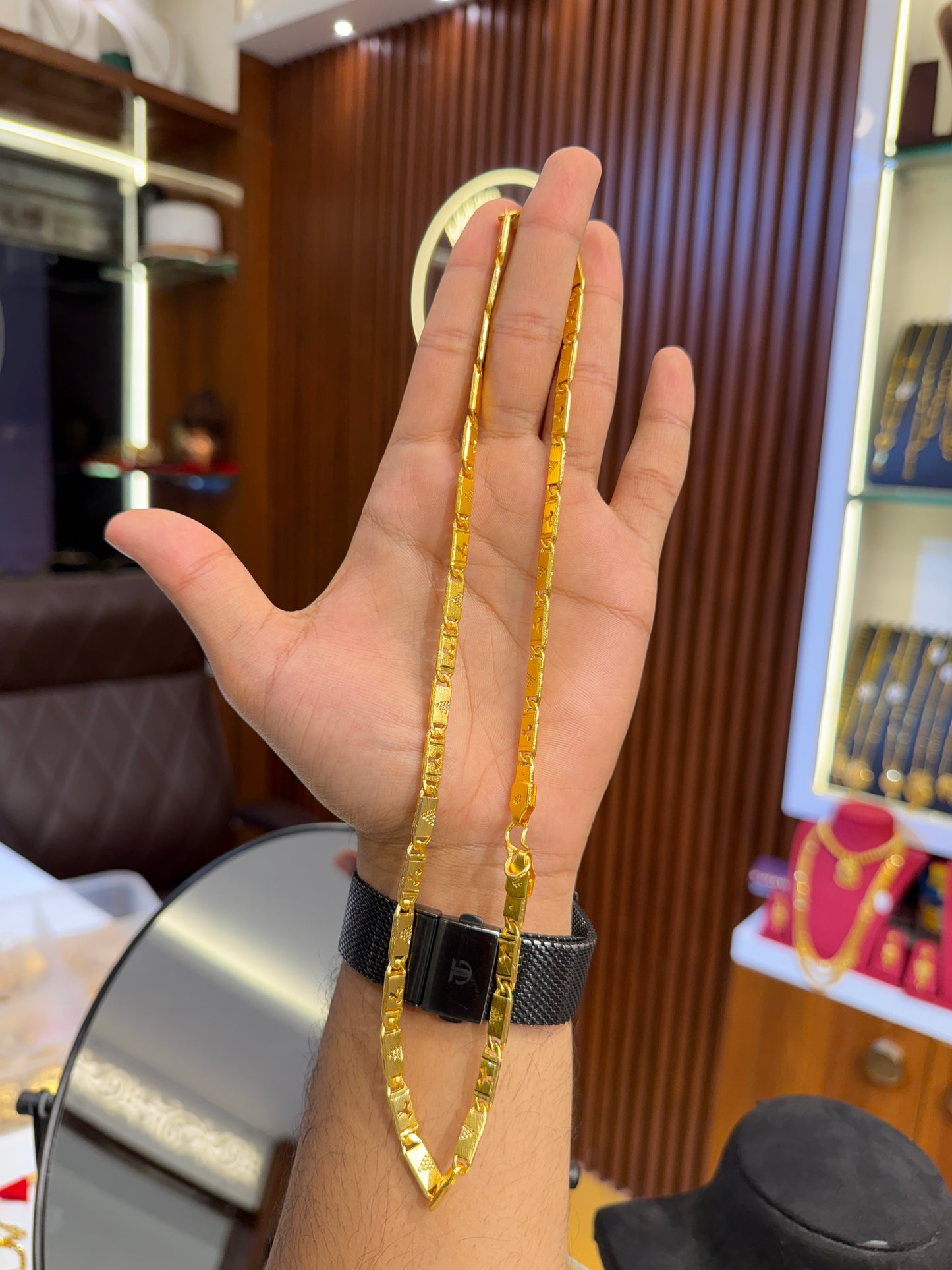 Chain ⭐⭐⭐⭐☆ 4.0 (13,200)