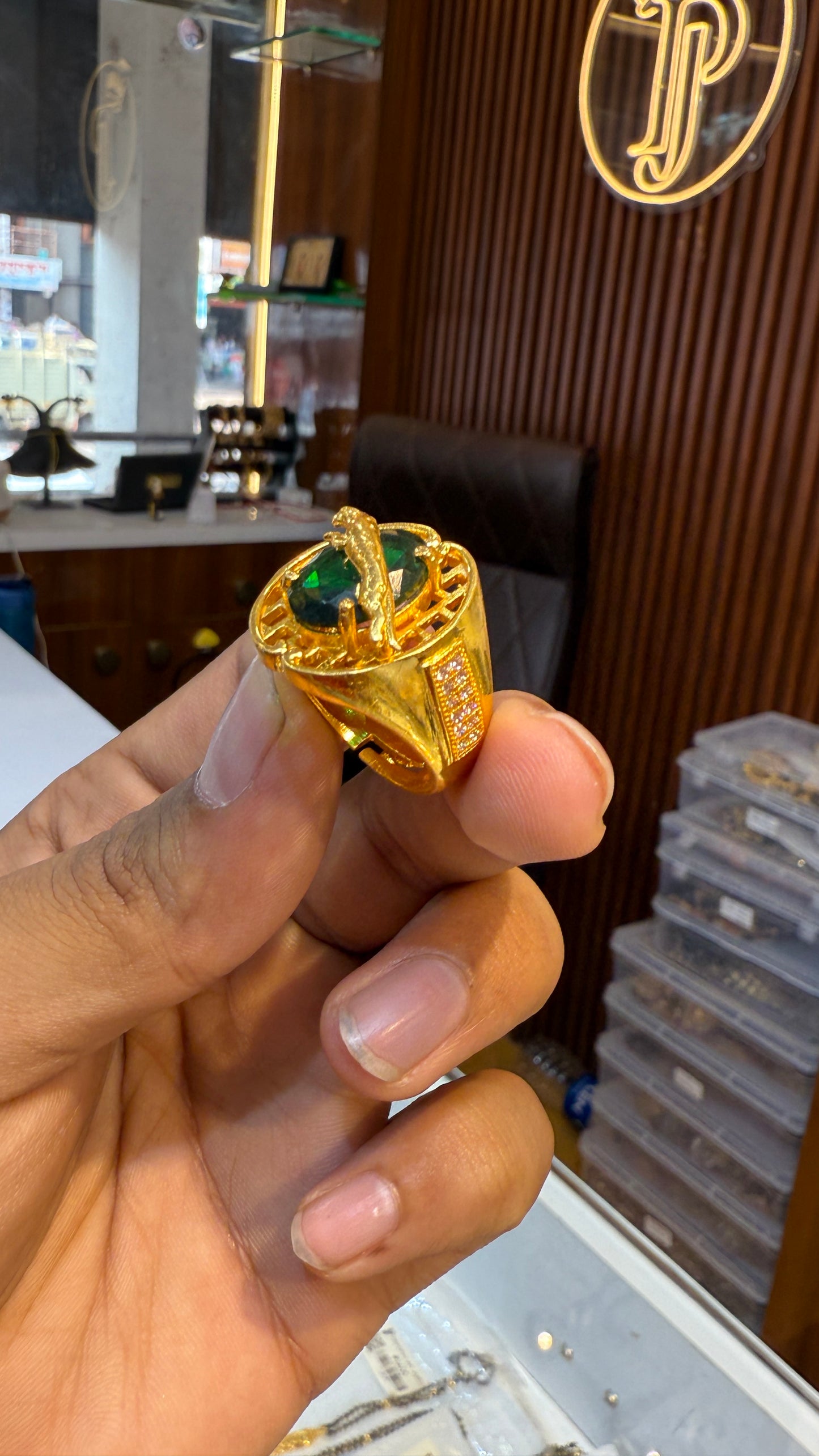 Jaguar Green Stone Ring              4.2 ⭐️⭐️⭐️⭐️(590)