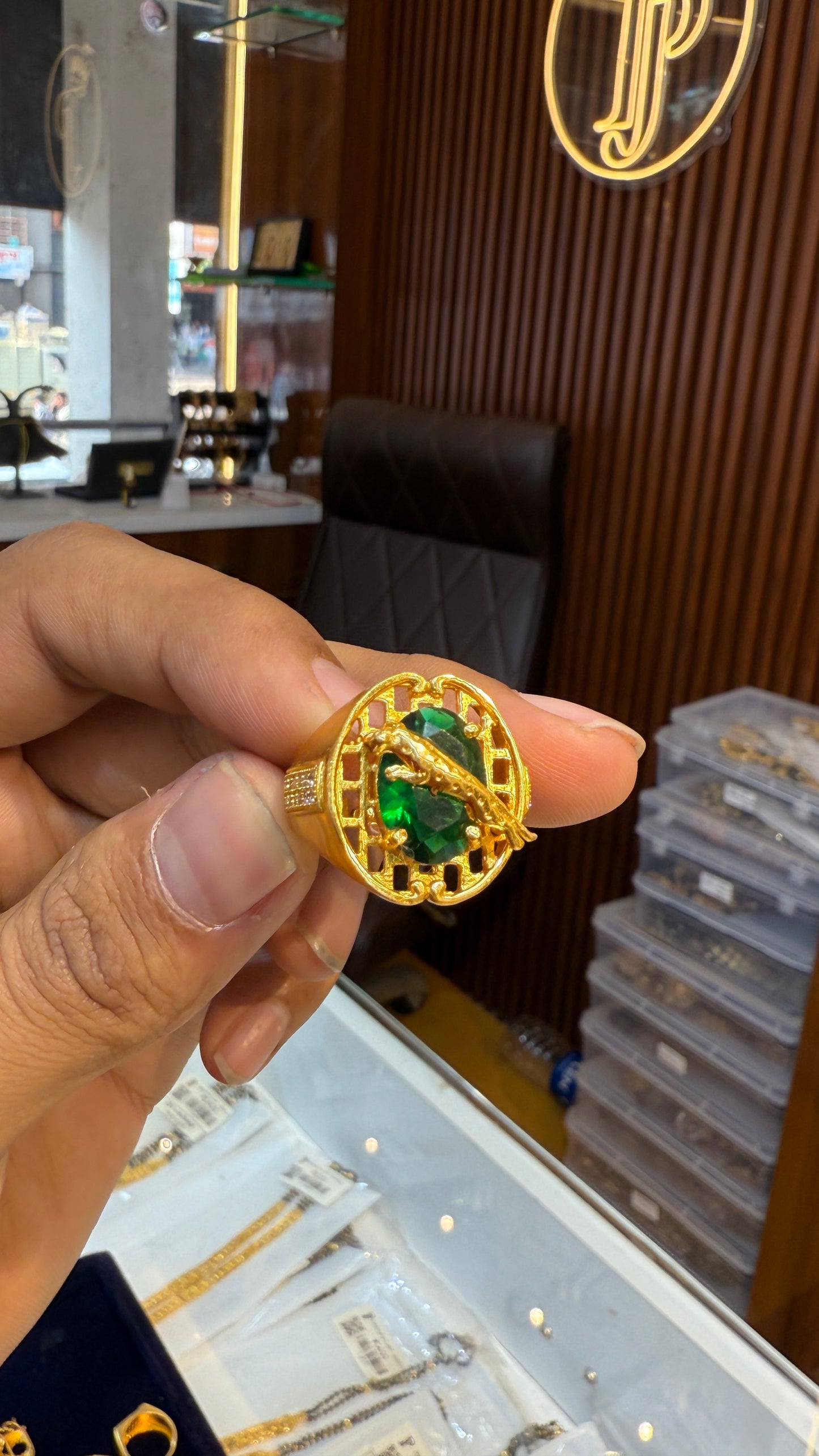Jaguar Green Stone Ring              4.2 ⭐️⭐️⭐️⭐️(590)