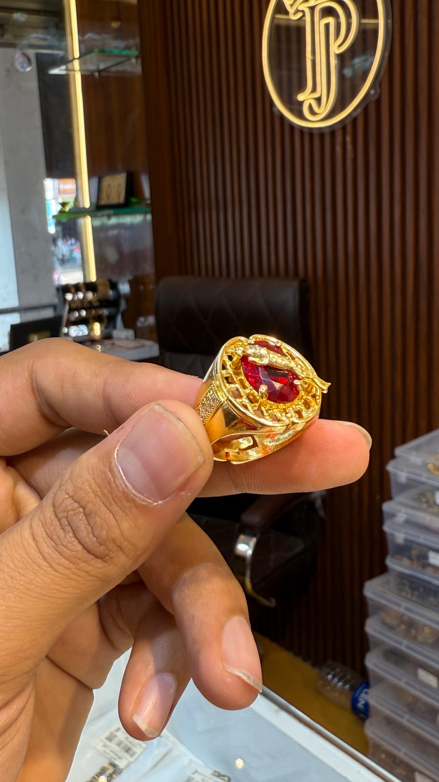 Jaguar Red Stone Ring                           4.7 ⭐️⭐️⭐️⭐️⭐️(7060)