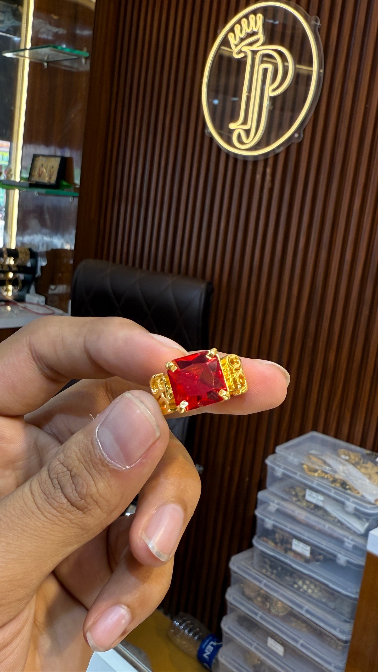 Om Red Stone Ring      4.8⭐️⭐️⭐️⭐️⭐️ (932)