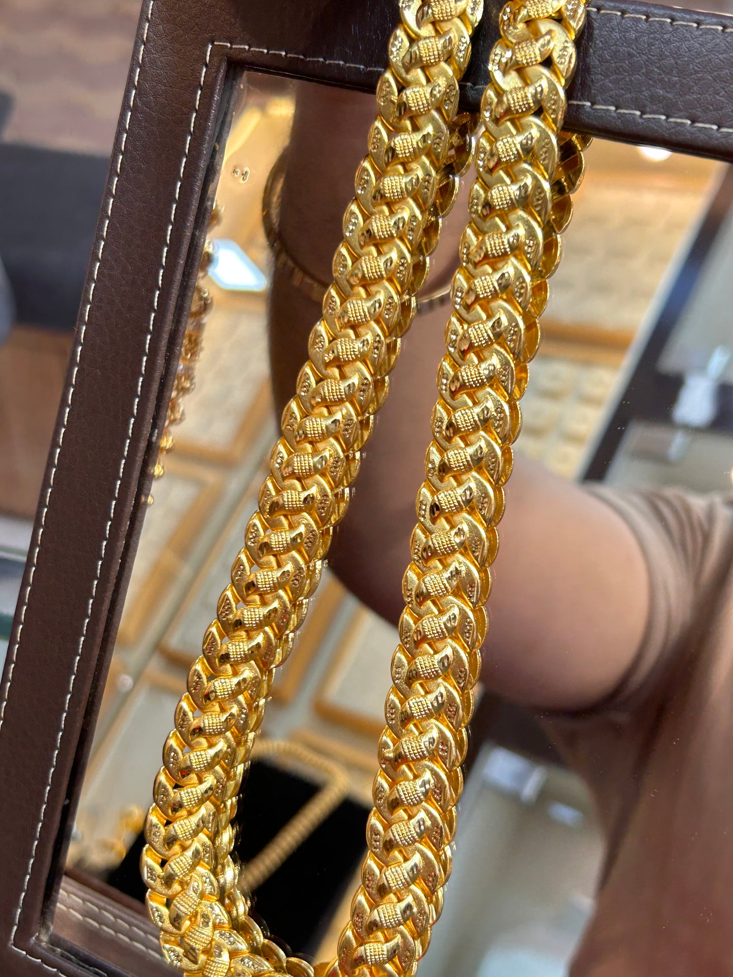 S singapuri chain