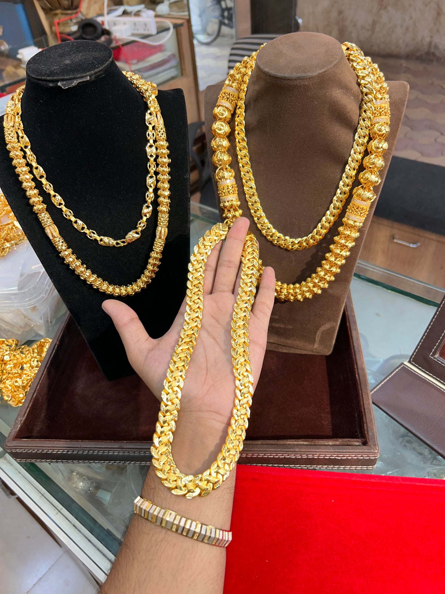 S singapuri chain