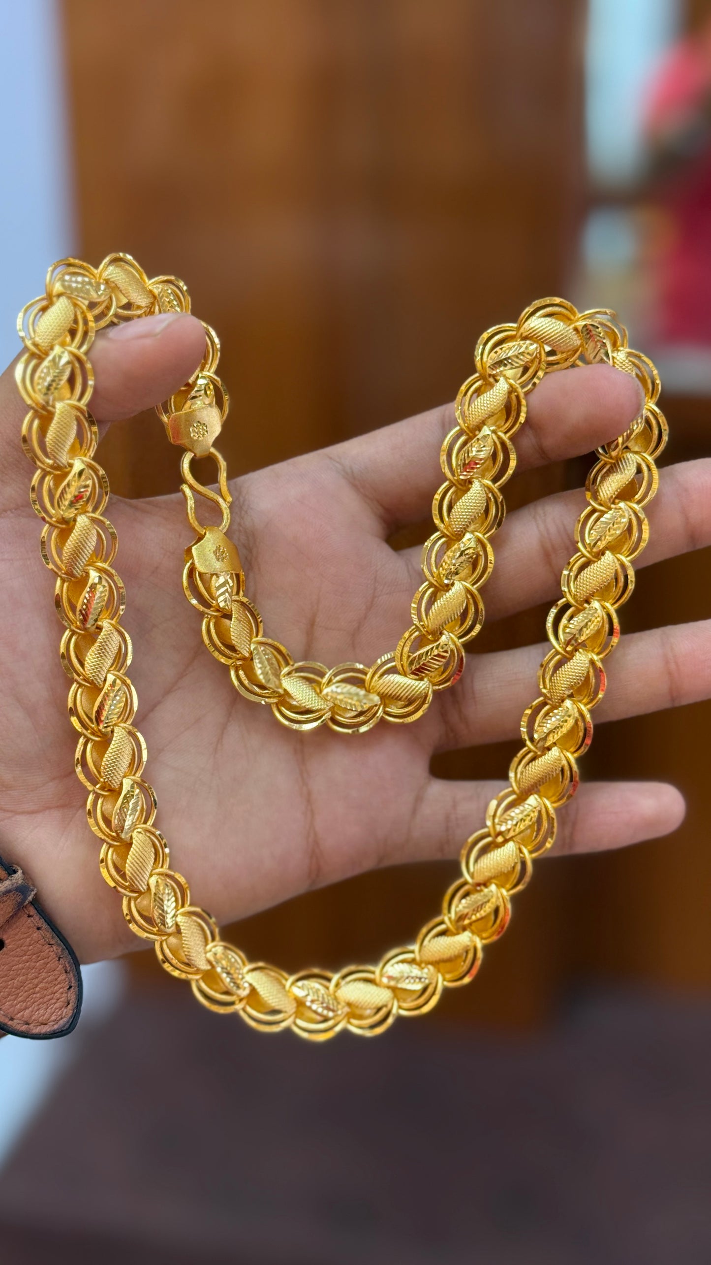 Big lotus chain                       4.9⭐️⭐️⭐️⭐️ (3408)