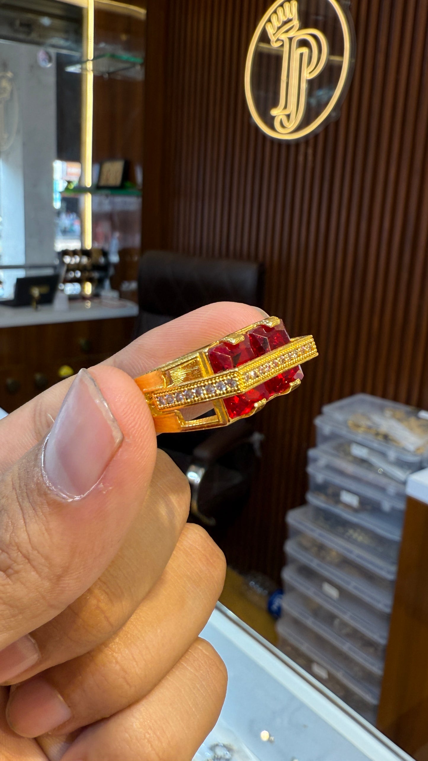 Red Stone Ring               .                  4.3⭐️⭐️⭐️⭐️ (784)