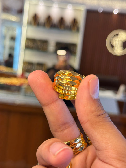 Gold ring ⭐⭐⭐⭐⭐ 4.5 (8,340)