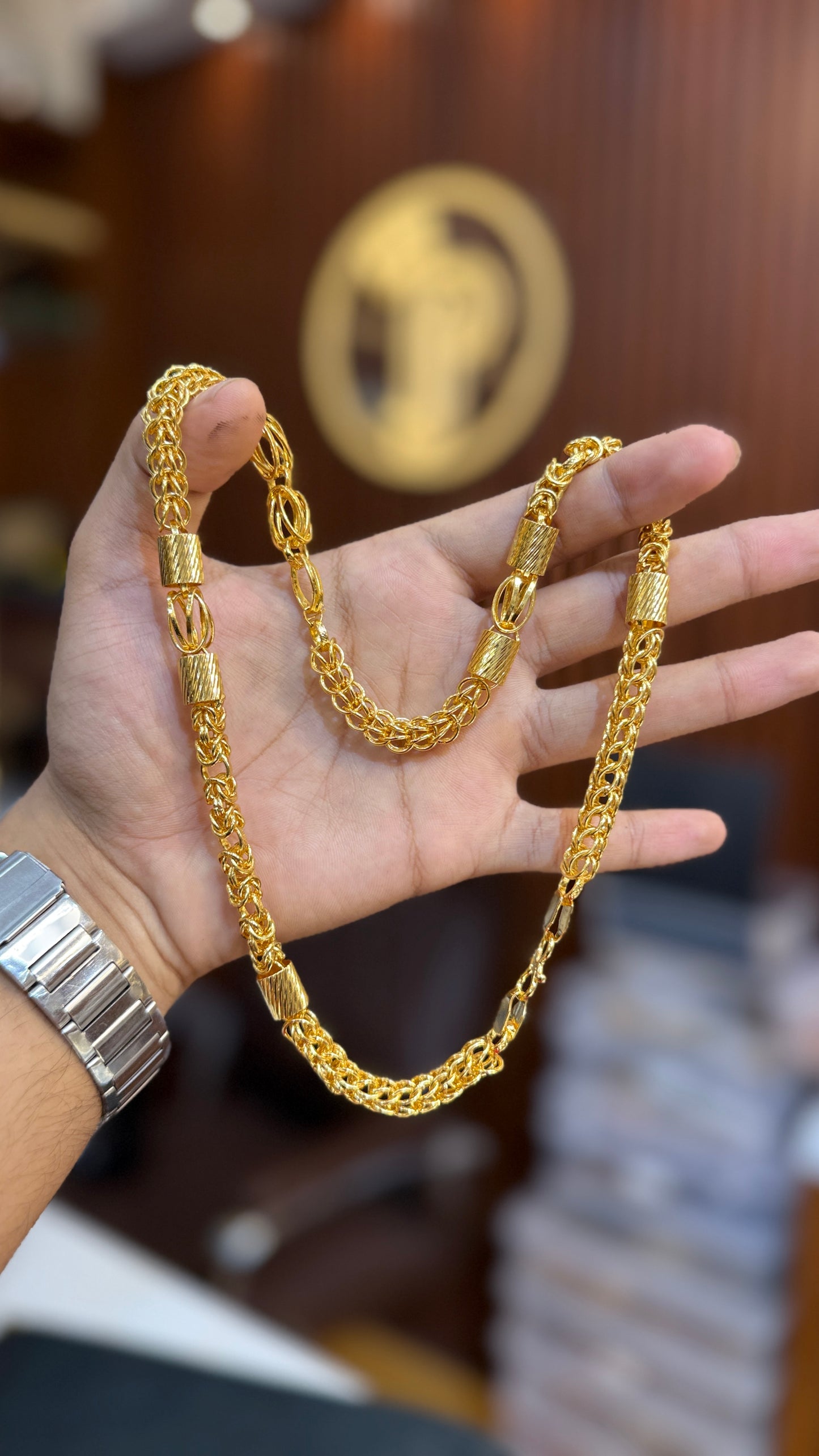 Indo italian chain                                  4.4⭐️⭐️⭐️⭐️ (3576)