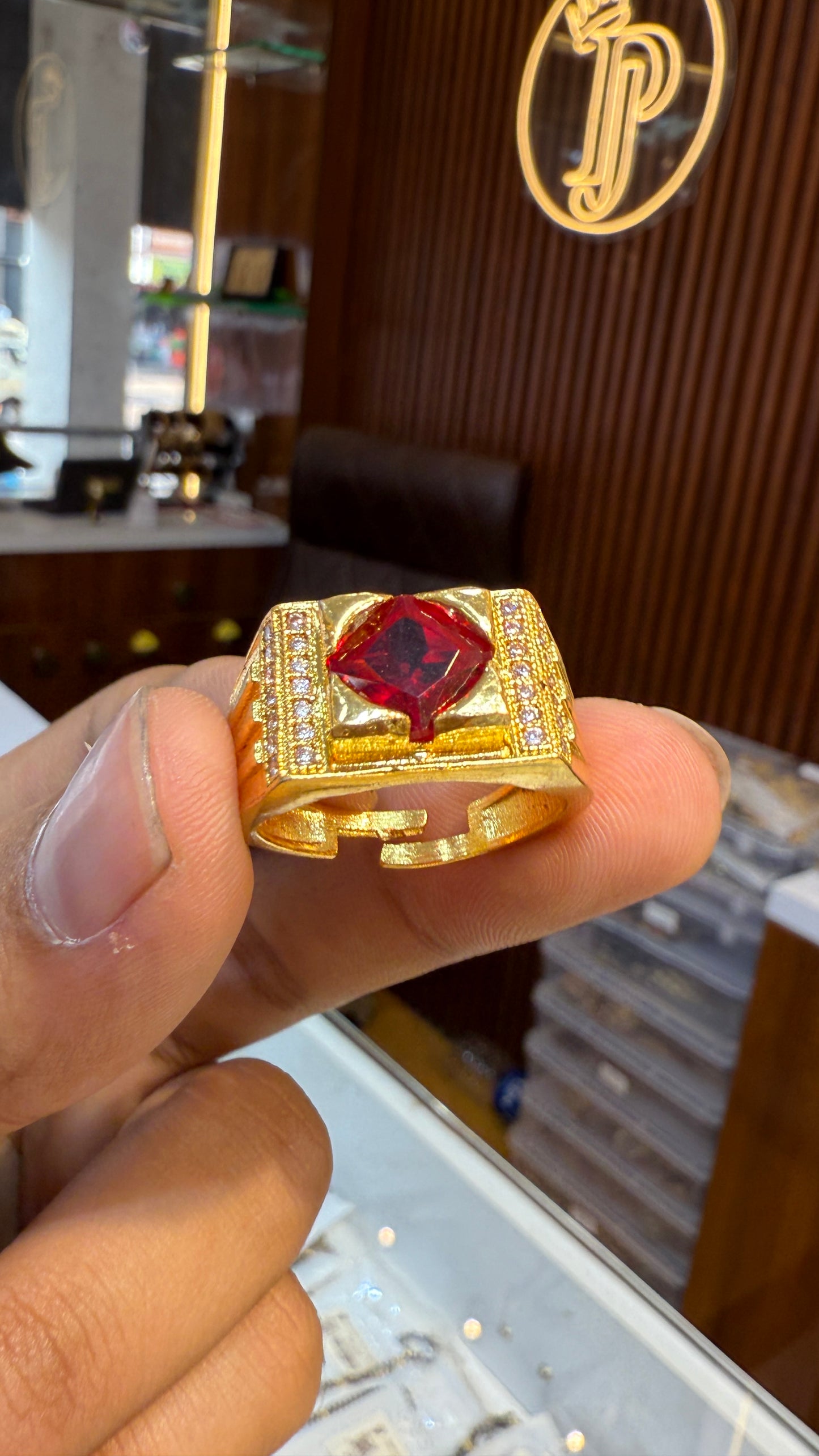 Red Stone Ring                                    4.8 ⭐️⭐️⭐️⭐️(22080)