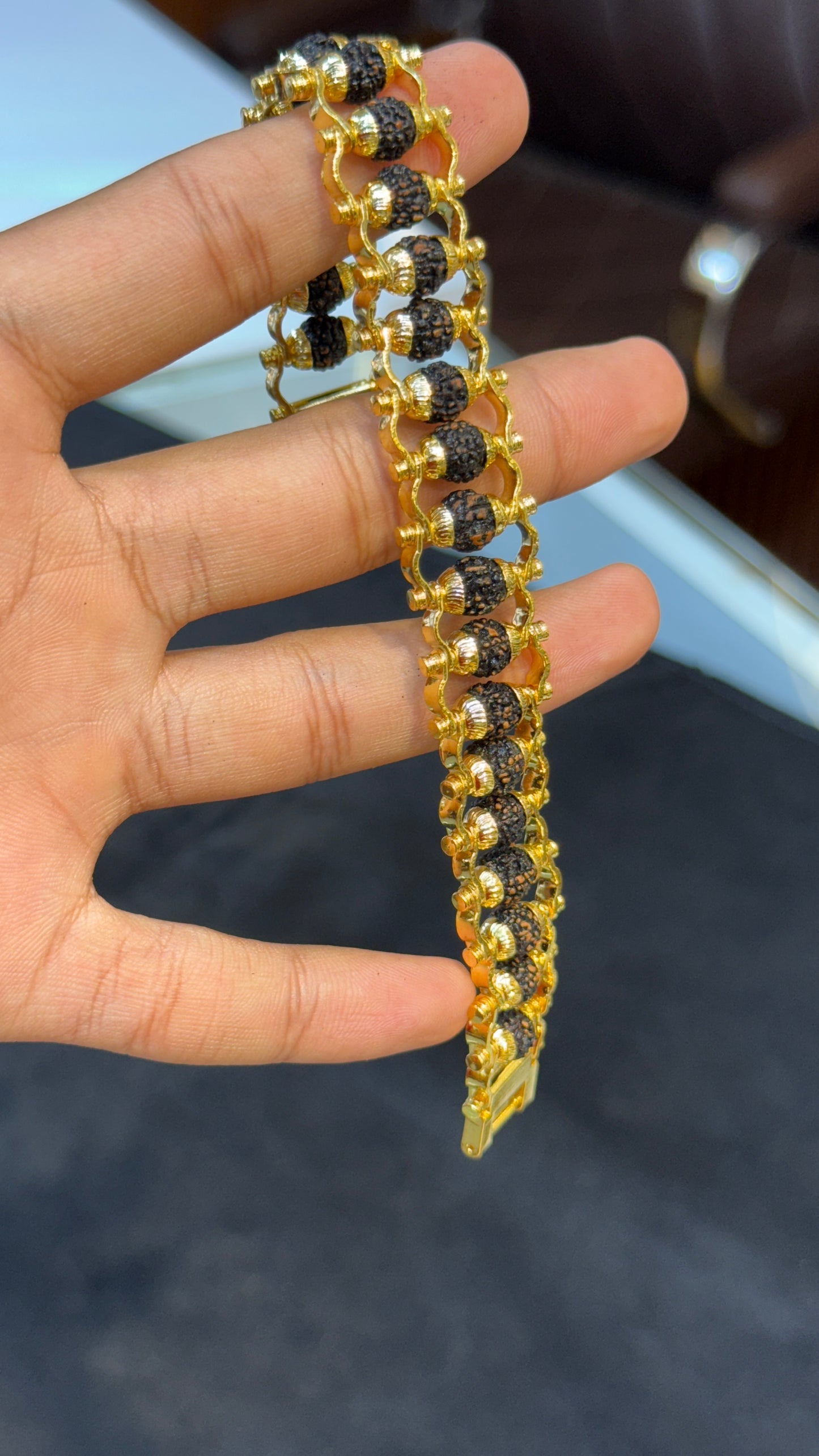 Bracelet                      4.8⭐️⭐️⭐️⭐️(3168)