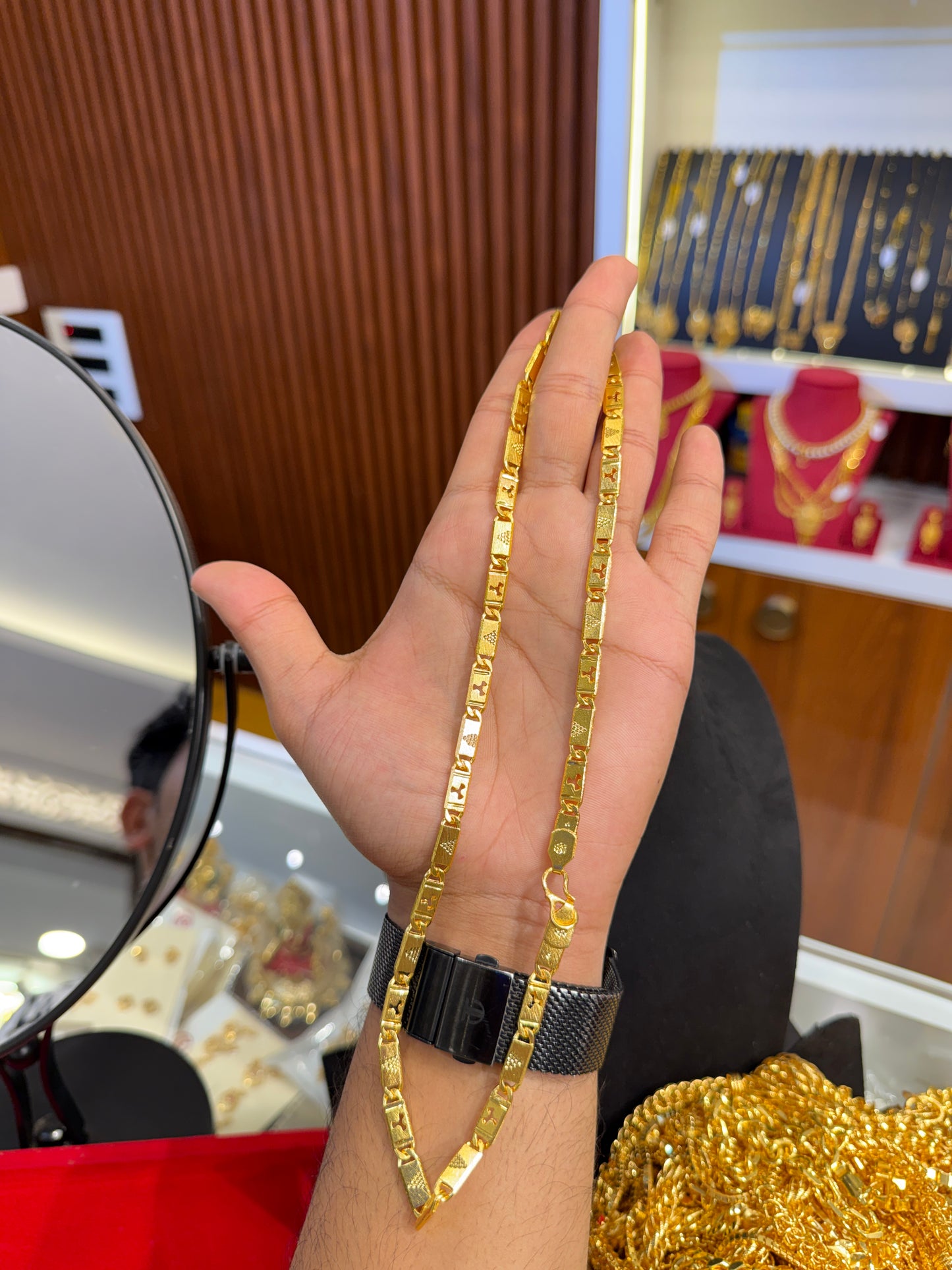 Chain ⭐⭐⭐⭐☆ 4.0 (13,200)