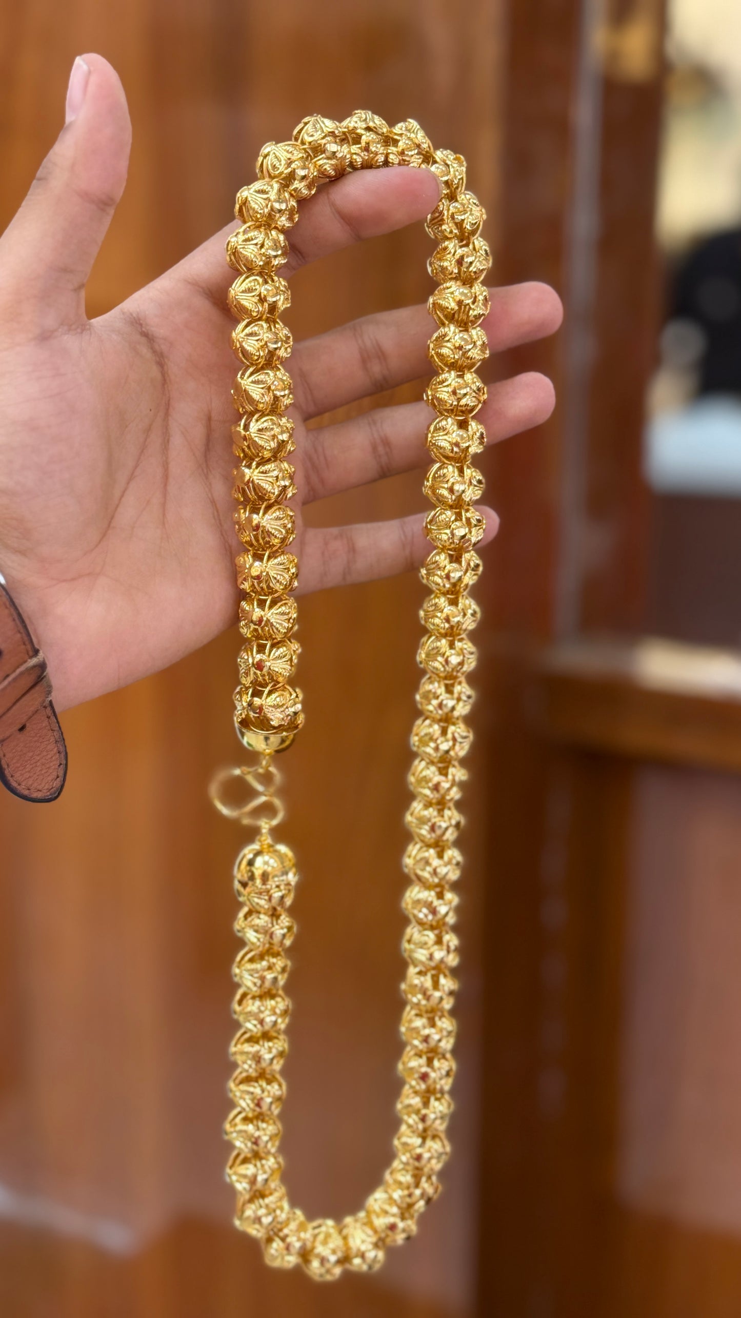 Hollow gold plated chain                                           4.8⭐️⭐️⭐️⭐️ (866)
