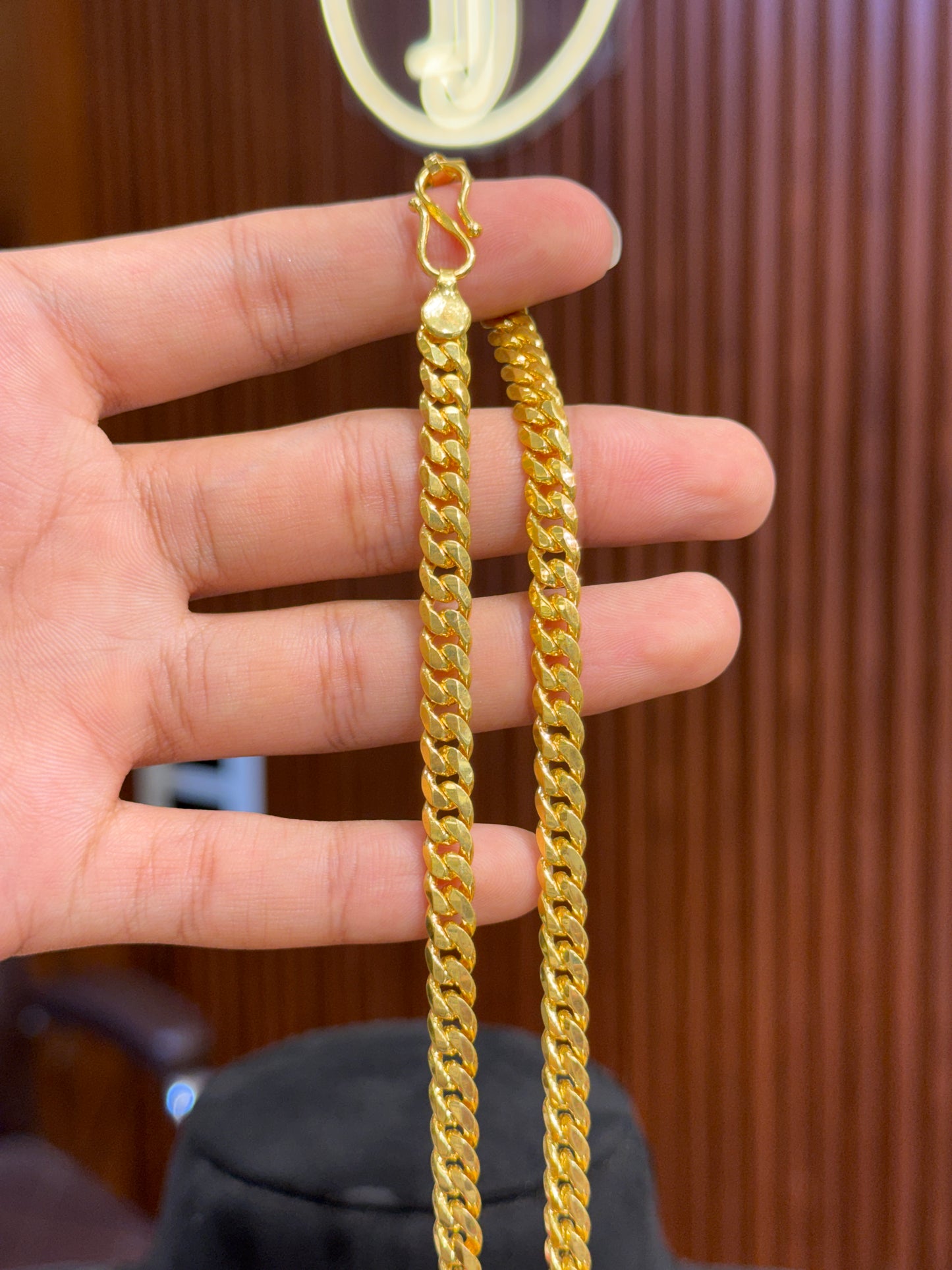 Chain ⭐⭐⭐⭐☆ 4.3 (14,950)