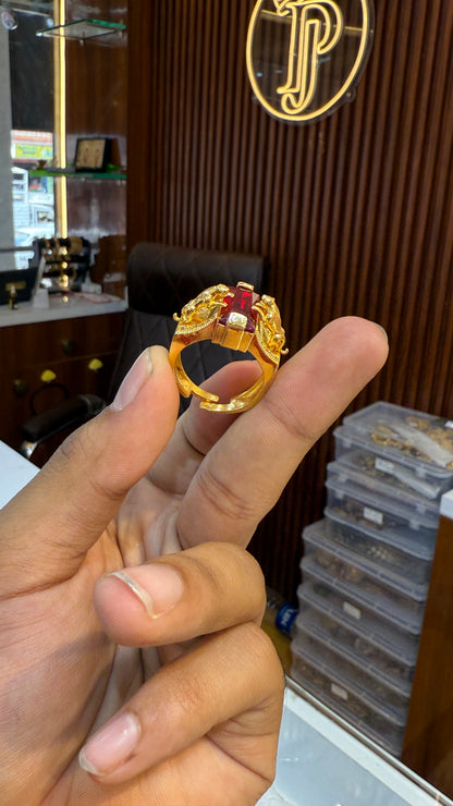 Red Stone Lion Ring                   3.2⭐️⭐️⭐️(987)