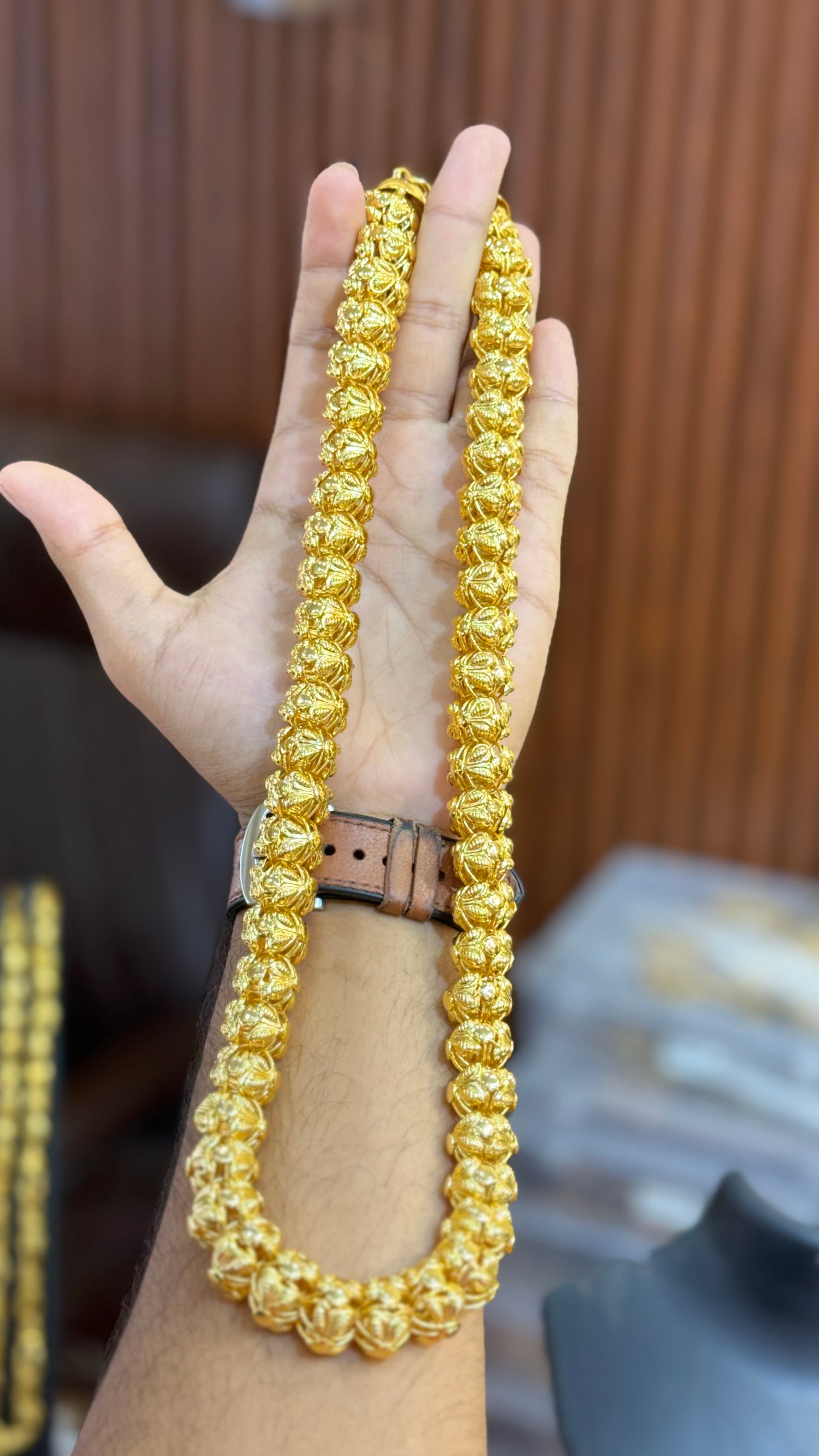 Hollow gold plated chain                                           4.8⭐️⭐️⭐️⭐️ (866)