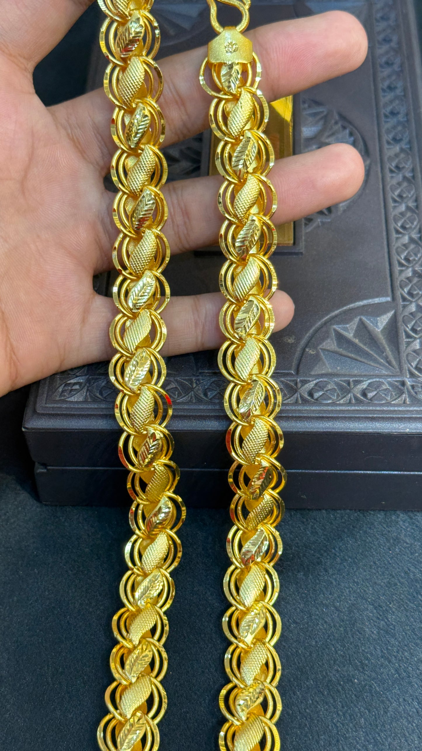 Big lotus chain                       4.9⭐️⭐️⭐️⭐️ (3408)