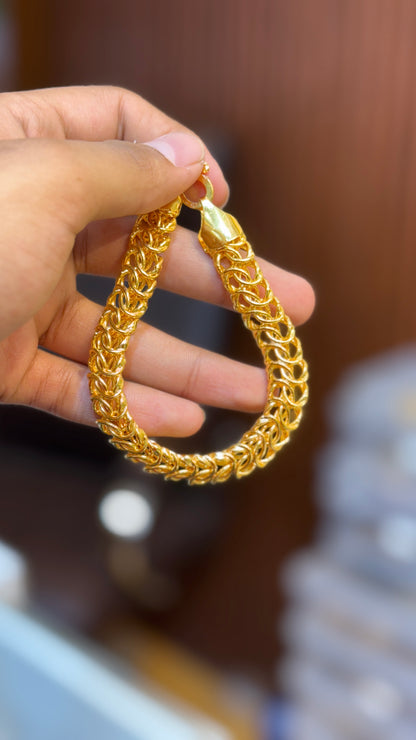 Bracelet Gold Plated bracelet                                          3.9 ⭐️⭐️⭐️ (351)